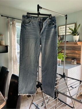 Magnolia Women's Straight Leg Jeans in Washed Blue